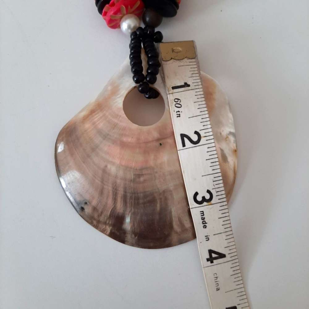 Large Shell Necklace - Picture 7 of 9